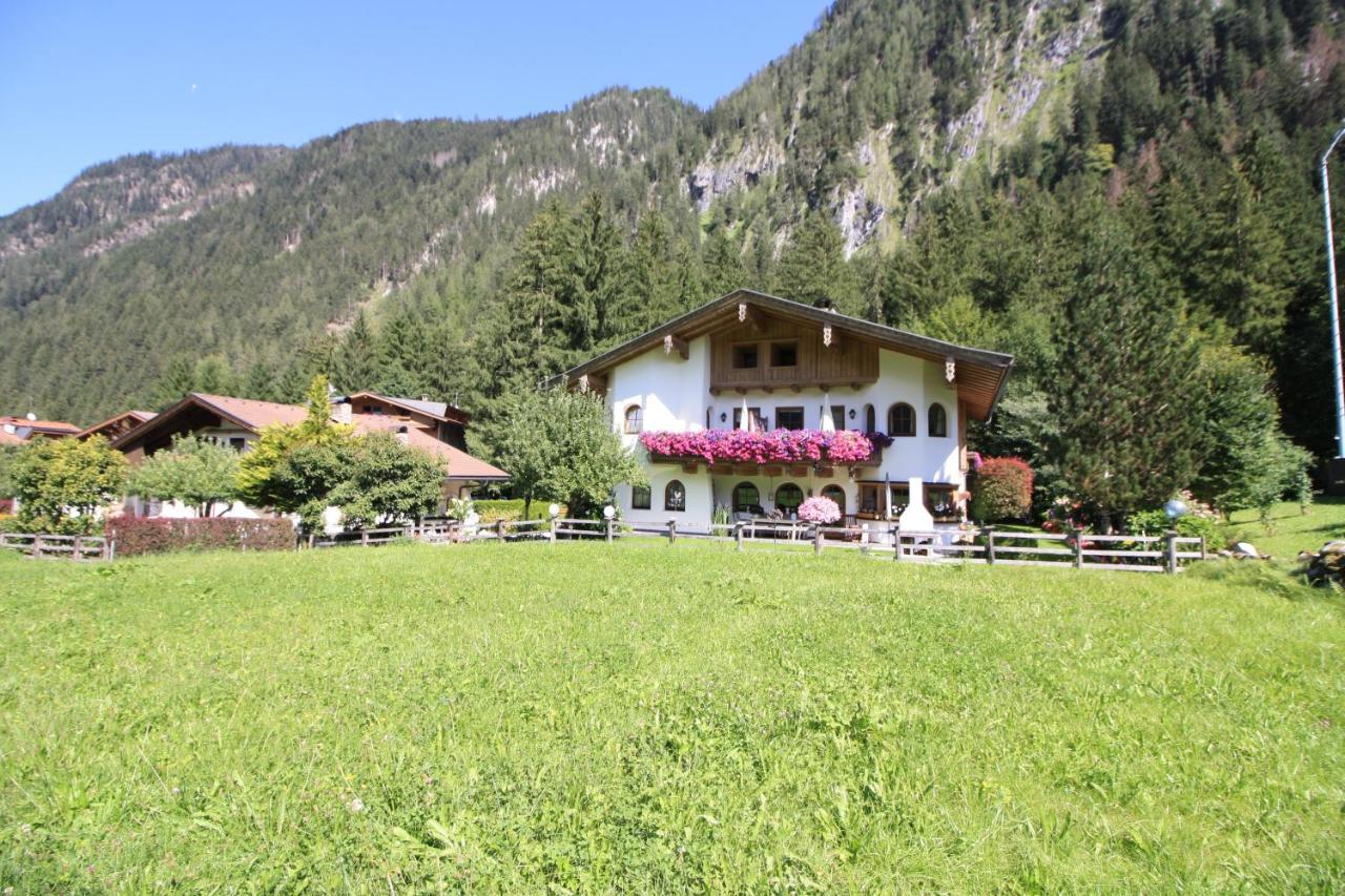 Aparthotel Vronis Waldhaus Adults Only Mayrhofen Exterior foto