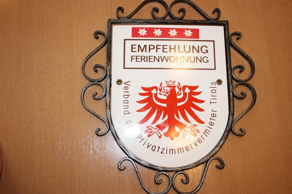 Aparthotel Vronis Waldhaus Adults Only Mayrhofen Habitación foto