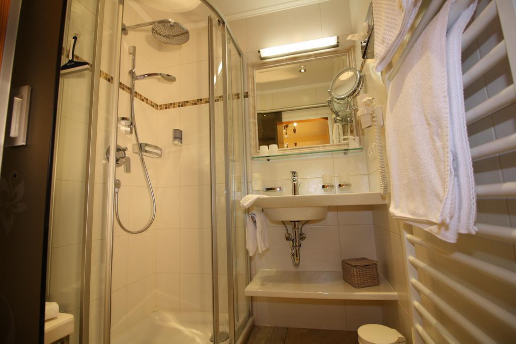 Aparthotel Vronis Waldhaus Adults Only Mayrhofen Exterior foto