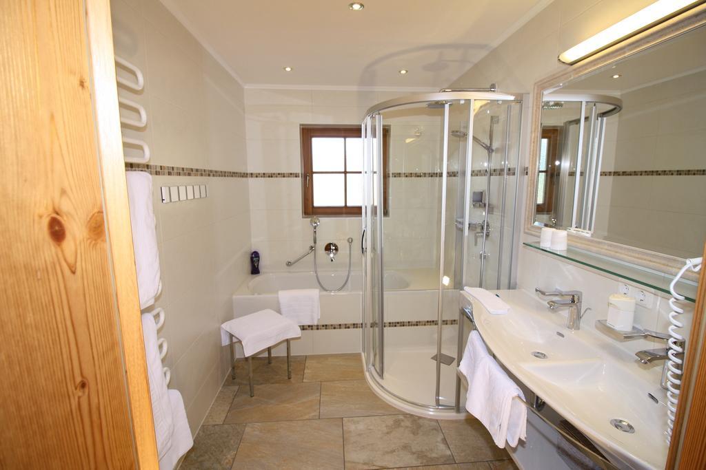Aparthotel Vronis Waldhaus Adults Only Mayrhofen Exterior foto